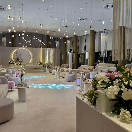 Radisson Blu Hotel, Kuwait Kuwait City Exterior photo